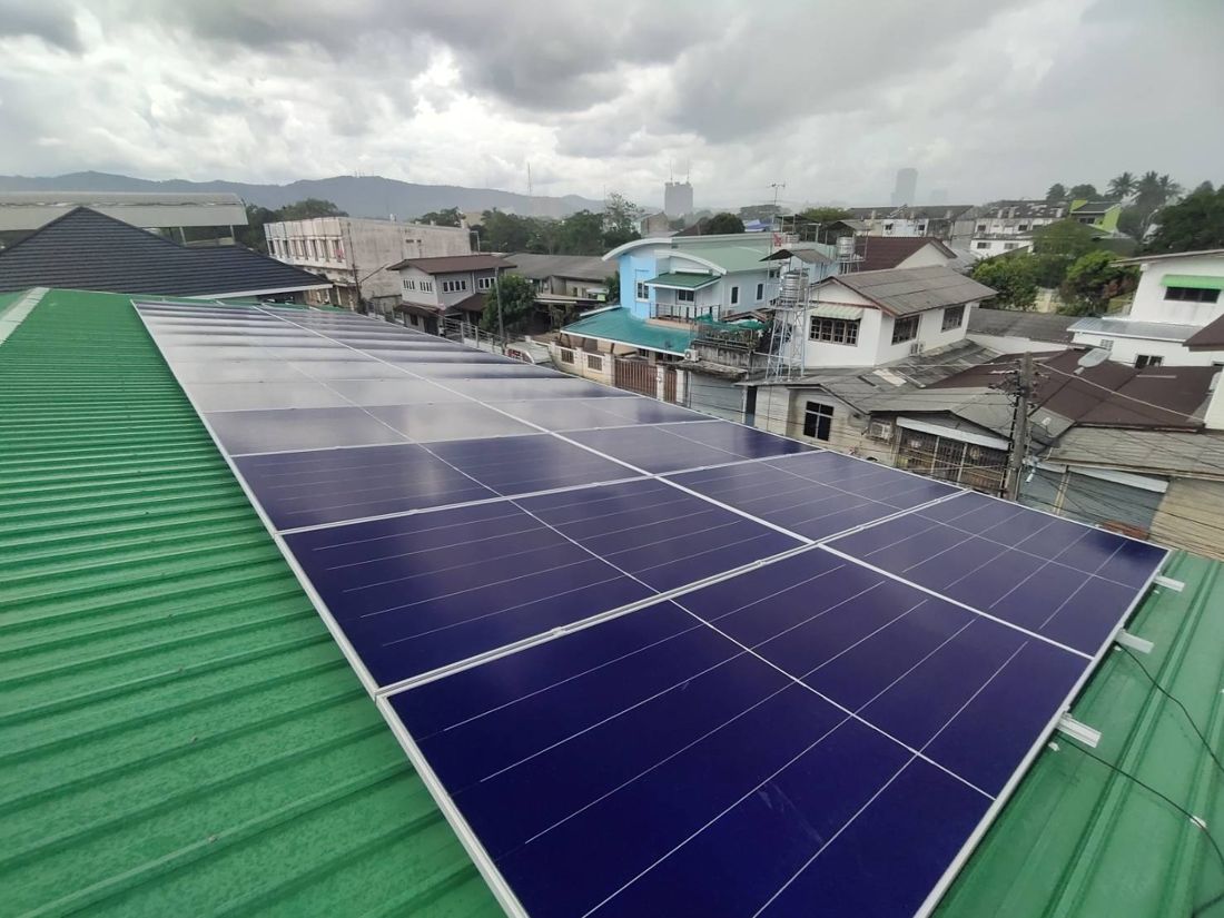 Panels on a metal-sheet roof
