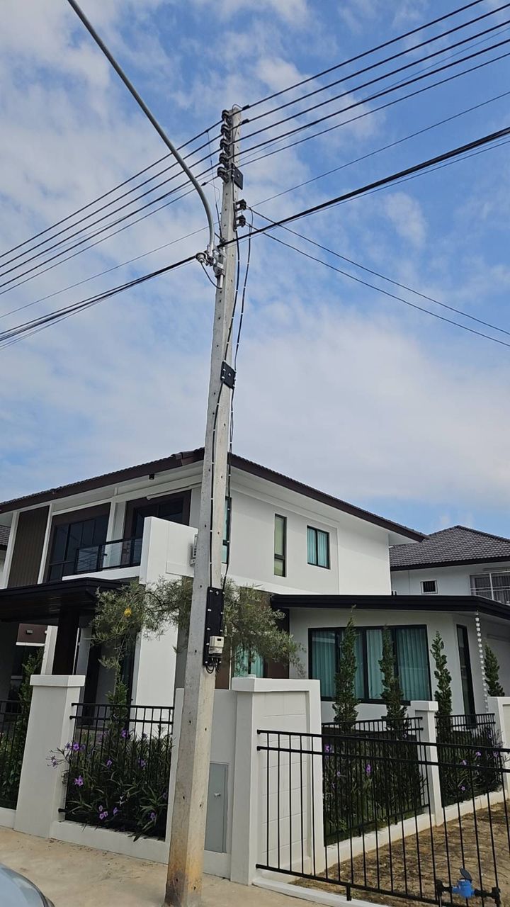 Meter pole and the house